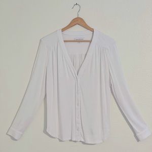 Amour Vert - Long Sleeve Knit Kaya - V-Neck Button Up - White - Size XS